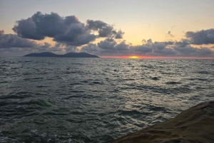 Berat: Private Sunset Tour with Wine and Fruits