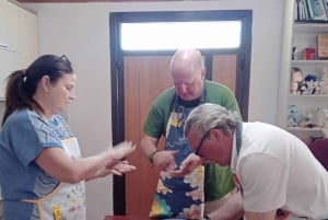 Berat: Traditional Cooking Class with Wine Tasting