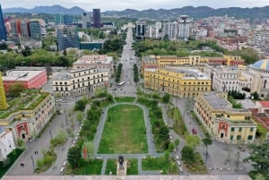 Pyöräretki Tiranan kohokohtiin