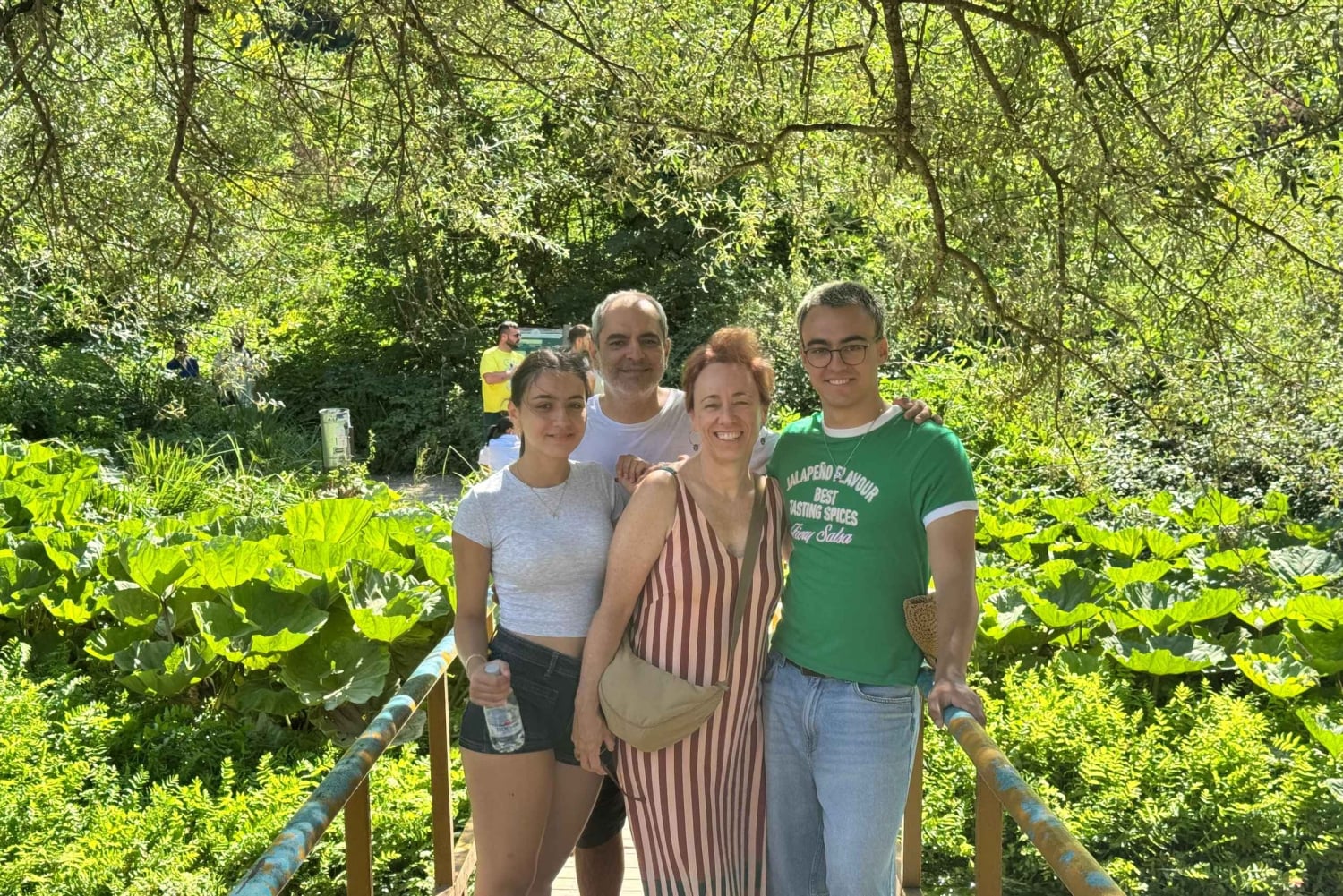 Morgendliche Tour zum Blauen Auge mit Besuch des Schlosses Lekursi