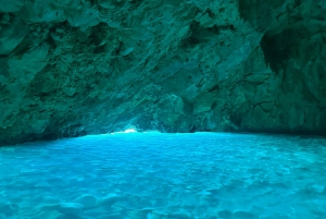 Excursión en lancha rápida por la Cueva de la Gema Azul Vlore