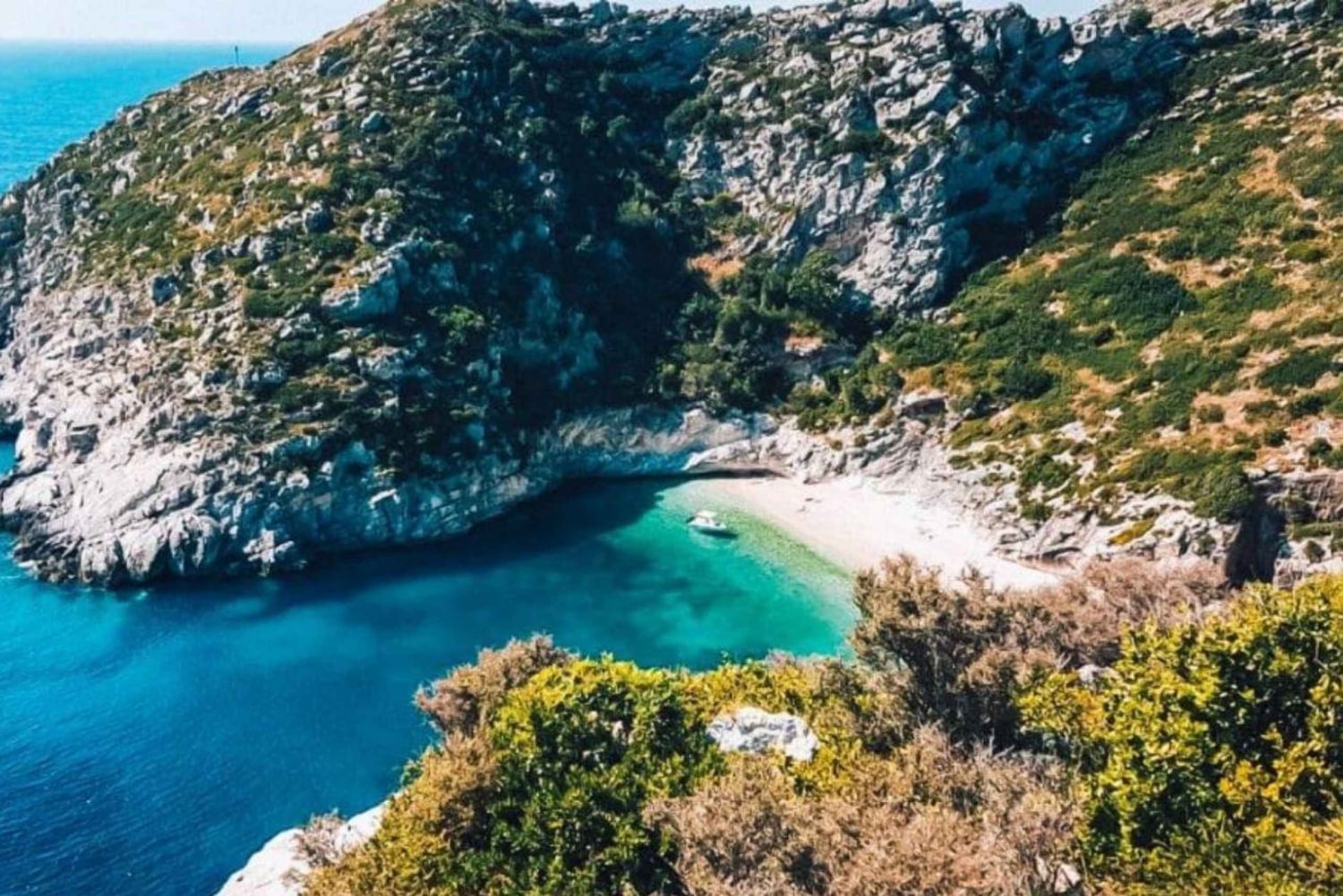 Excursion en bateau à Vlore : Grotte de Haxhi Ali et plage de Saint Jan