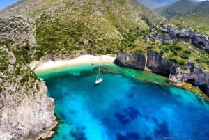 Bootsfahrt Vlore: Haxhi Ali Höhle & Saint Jan Strand