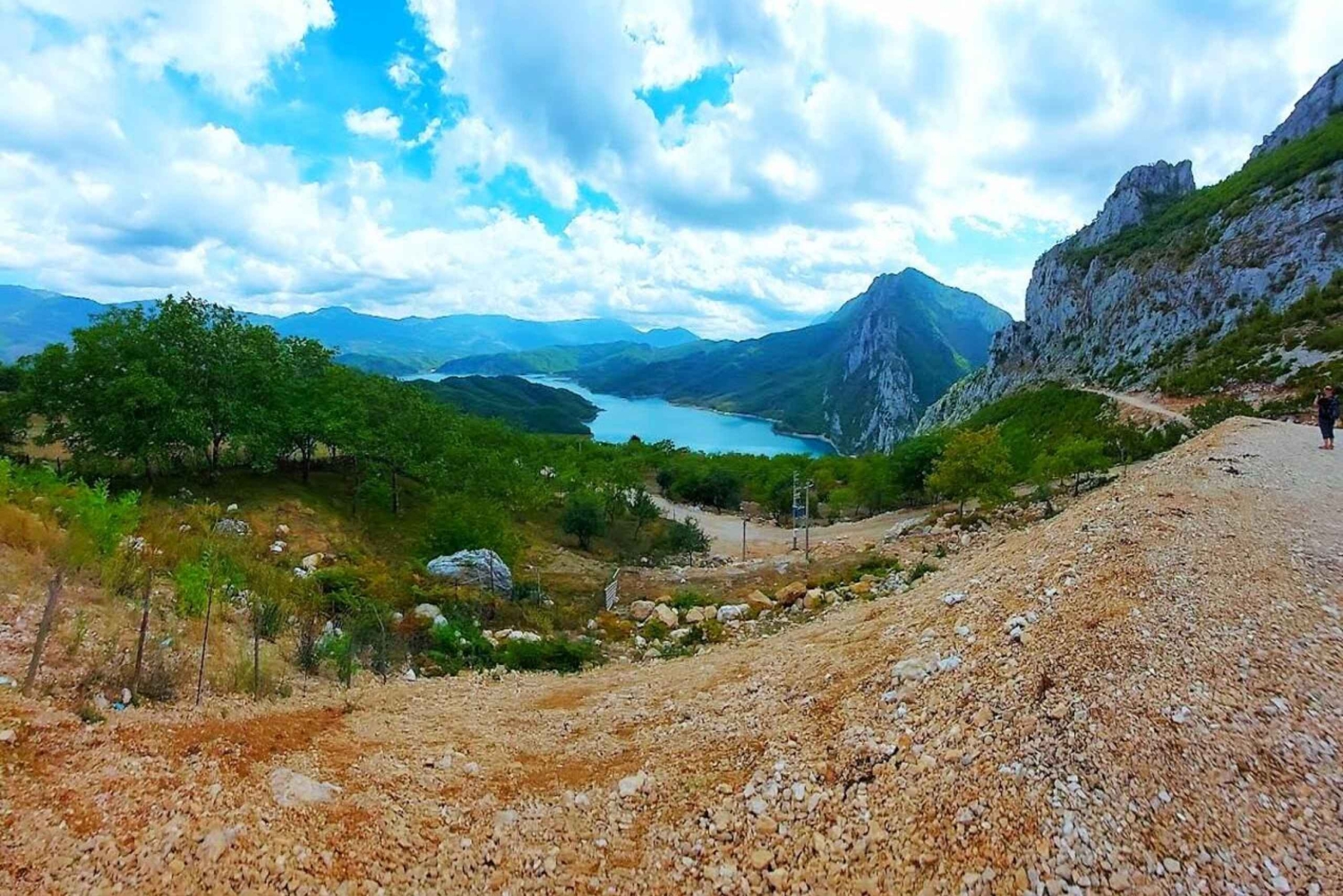 Bovillasjøen og Kruja Premium-tur – natur og historie