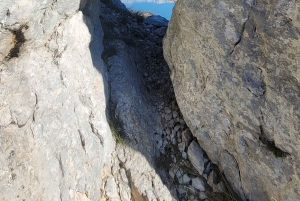 Vista del lago Bovilla e del monte Gamti da Tirana