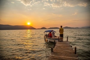 Ksamil: Mussel Sailing Tour with Food and Drink in Albania