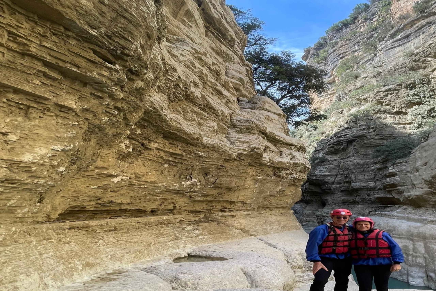 Exploration des canyons et randonnée fluviale dans le canyon de Langarica
