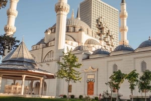 City Tour e Tour Gastronômico em Tirana - Refeições incluídas (pequenos grupos)