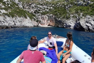 Clare: Excursión en lancha rápida por la isla de Sazan y Karaburun y buceo con tubo