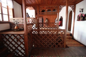 Wycieczka po mieście z czasów zimnej wojny: sekrety komunistycznej Gjirokastry