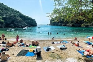 Corfu: Palaiokastritsa zwemmen en Afionas zonsondergang tour