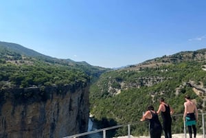 Çorovoda: Osumi Canyon River Tubing Tour with Picnic Lunch