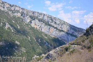 Daily tour to Pellumbas Cave