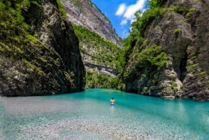 Golem/Tirana/Durrës: Dagtrip naar de rivier de Shala en het meer van Koman