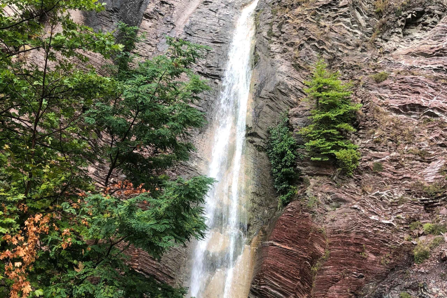 Dajti-taubanen og Shengjergj-fossetur med lunsj