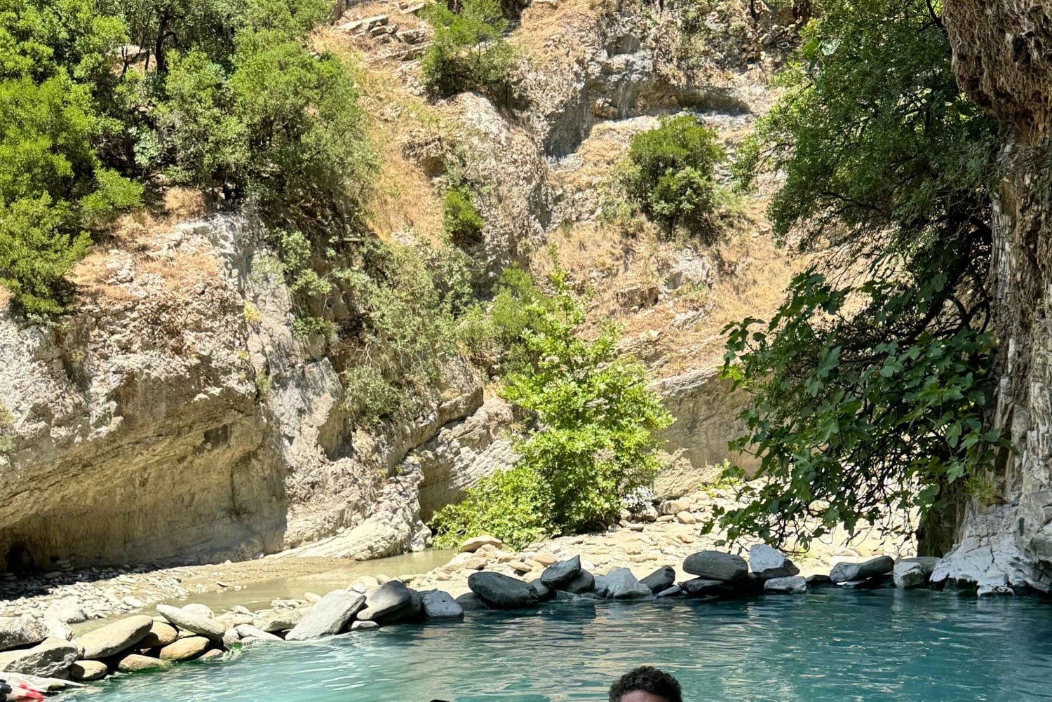 Excursion d'une journée aux thermes de Permet et au canyon de Langarica