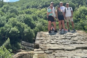 Excursion d'une journée aux thermes de Permet et au canyon de Langarica