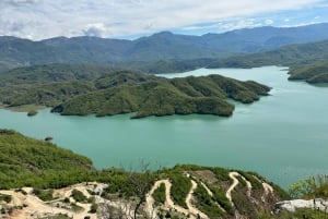 De Tirana: Lago Bovilla e Montanha Gamti: viagem de 1 dia para caminhada