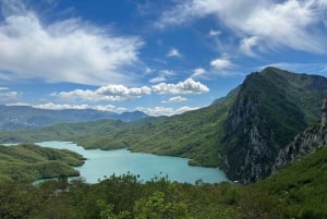 Depuis Tirana : Excursion d'une journée au lac Bovilla et à la montagne Gamti