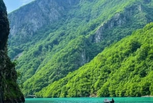 Excursión de un día al riachuelo Shala y al lago Komani