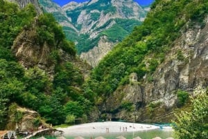 Viagem de 1 dia em Shala rivier e no lago Komani