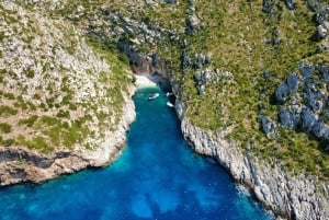 Дерми: водная прогулка к мысу Карабурун, заливу Грама и пещере Сикрет-Блу