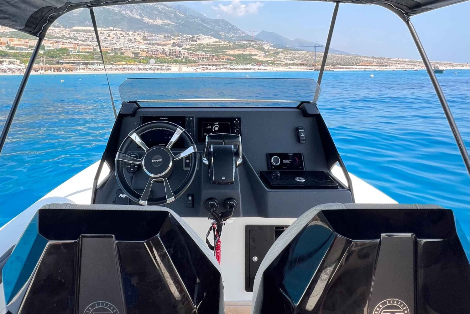 Dhermi: tour in barca veloce con skipper