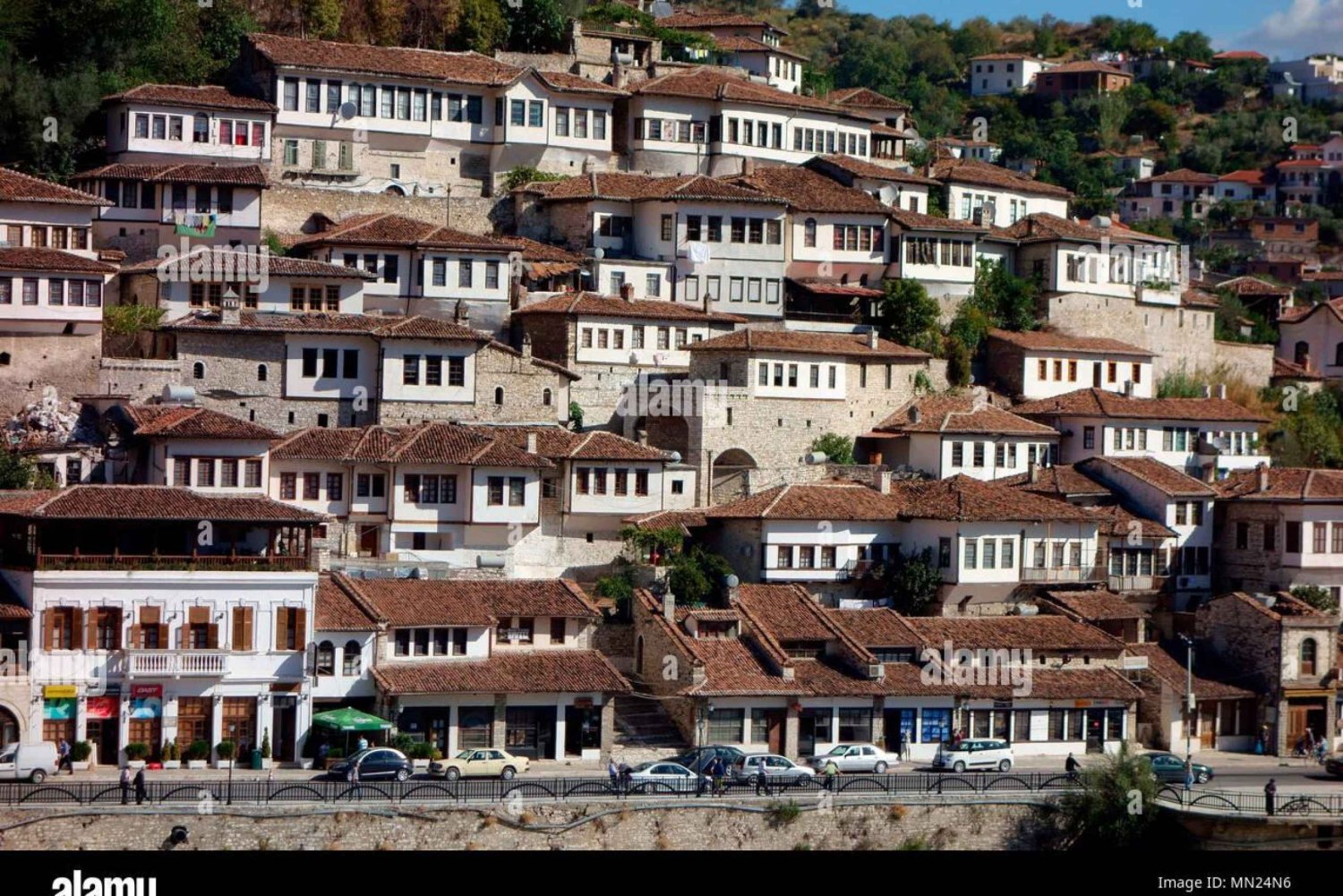 Ontdek Belshi en Berat: UNESCO Stad van Erfgoedwonderen
