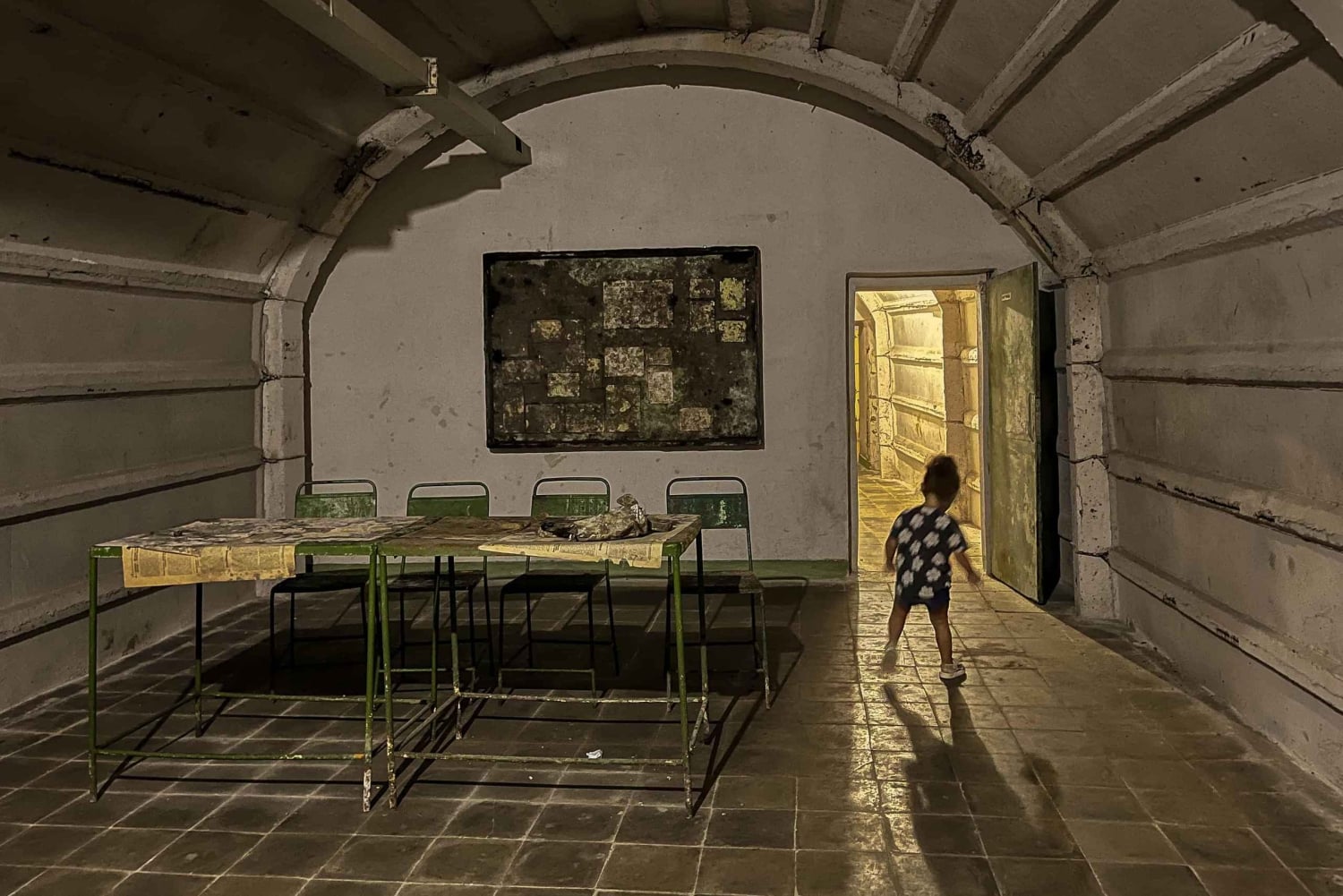 Durrës: Gjirokastër Tour with Cold War Tunnel & Winery