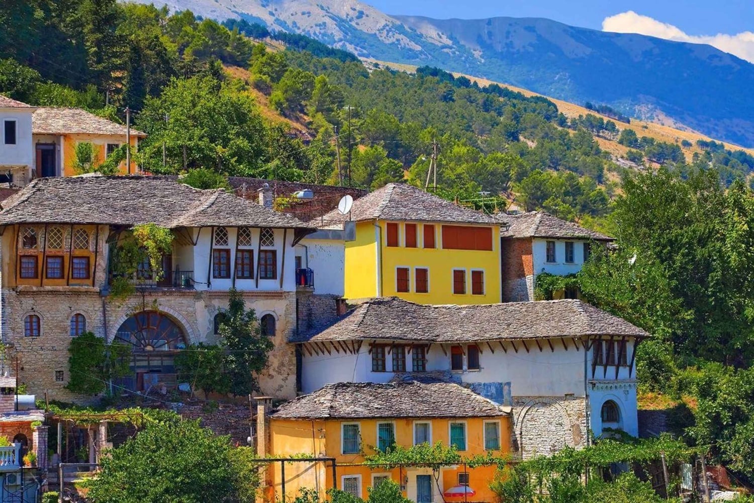 Durrës: Gjirokastër Tour with Cold War Tunnel & Winery