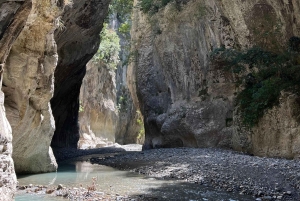 Durres/Golem: Viagem de um dia de aventura ao Cânion de Holta e ao Lago Banja