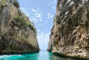 Дуррес и Тирана: поездка на скоростном катере в Голубую пещеру и залив Грамма