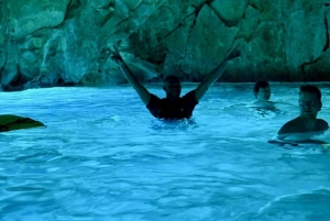 Дуррес и Тирана: поездка на скоростном катере в Голубую пещеру и залив Грамма