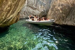 Дуррес и Тирана: поездка на скоростном катере в Голубую пещеру и залив Грамма