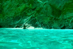 Дуррес и Тирана: поездка на скоростном катере в Голубую пещеру и залив Грамма