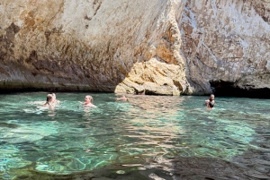 Дуррес и Тирана: поездка на скоростном катере в Голубую пещеру и залив Грамма