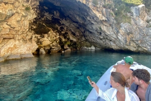 Дуррес и Тирана: поездка на скоростном катере в Голубую пещеру и залив Грамма