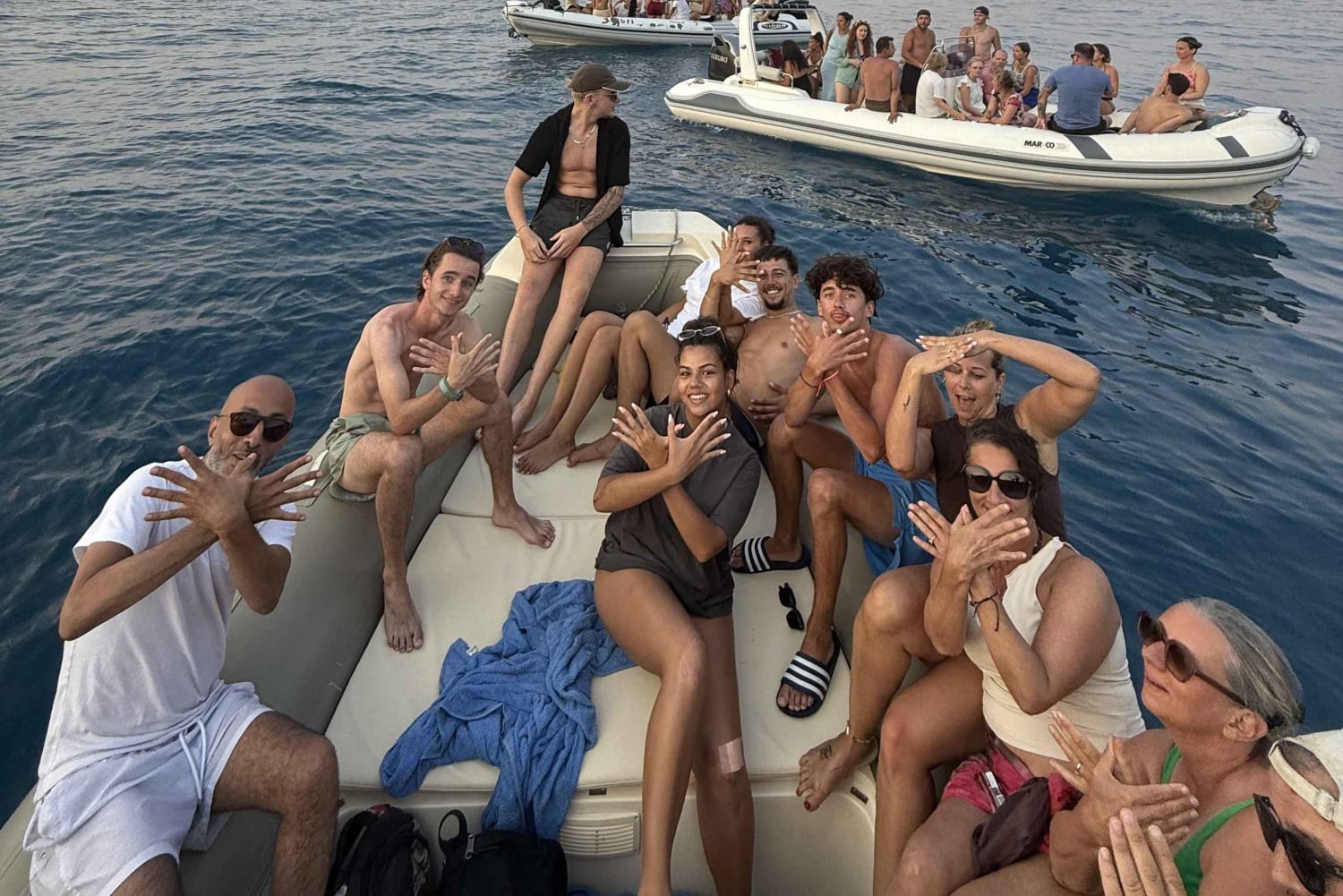 Durres i Tirana: wycieczka łodzią motorową do Sazan, Karaburun i jaskini