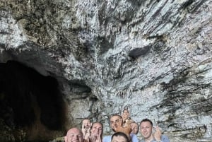 Durres i Tirana: wycieczka łodzią motorową do Sazan, Karaburun i jaskini