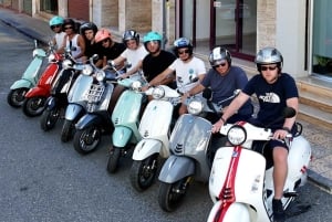 Durrës Vespa -kierros: Kuningas Zogin huvila, amfiteatteri ja uinti
