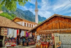 Fuga de Tirana, Castelo de Kruja - Lago Shkopeti, passeio de barco