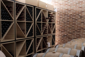 アルバニアのワインを体験してください。ドゥラス発の毎日ツアーをご用意しております。