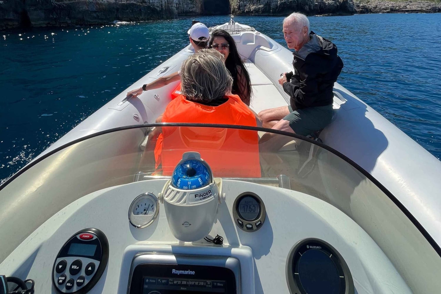 Odkryj Haxhi Ali i Karaburun: jaskinie i skarby