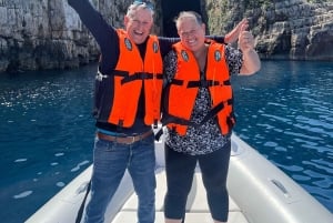 Odkryj Haxhi Ali i Karaburun: jaskinie i skarby