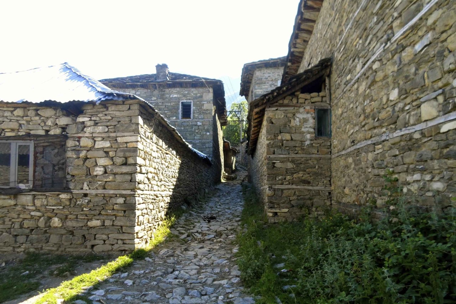 Explorez Rabdisht : visite guidée du village de pierre