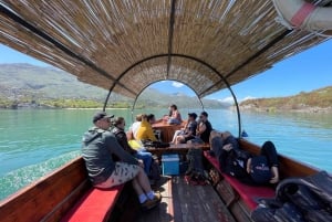Skadar-järven tutkiminen Henkeäsalpaavat näkymät: Panoraamamatka