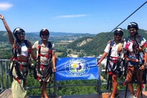 Depuis Tirana : Aventure en tyrolienne à Petrela avec transport