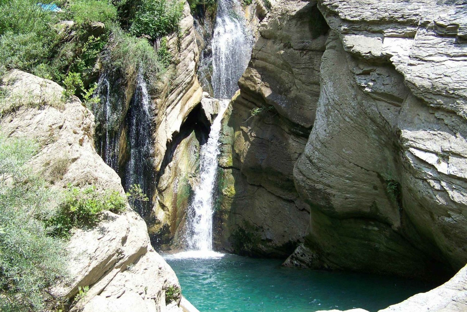 Beratista: Bogovë Waterfalls päiväretki