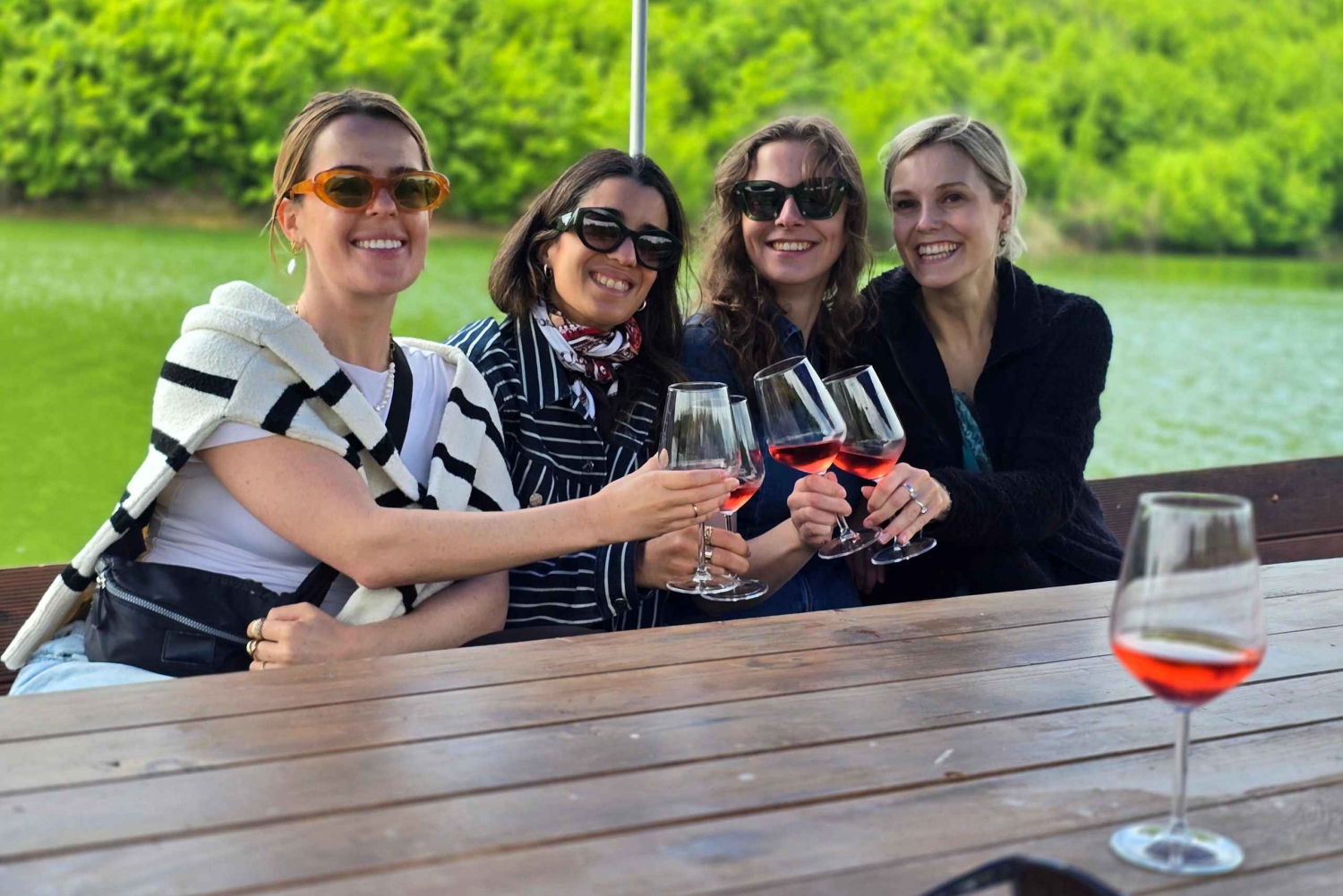 Из Дурреса: дегустация албанского вина с посещением виноградников и водной прогулкой