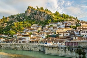 Van Durrës: Berat begeleide dagtocht met bezoek aan het kasteel van Berat